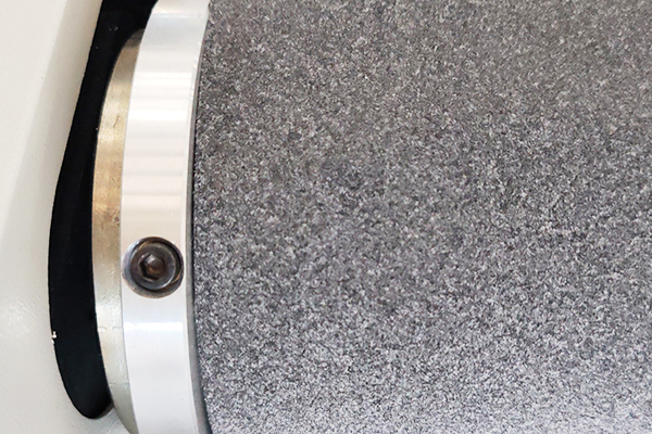 得馬高速裁切機(jī)滾動(dòng)臺(tái)面