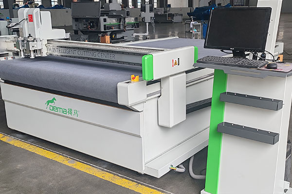 得馬F11-1625高速裁切機