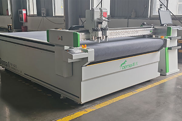 得馬裁切機(jī)F11